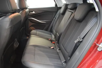 Car image 25