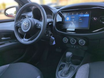 Car image 11