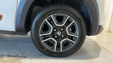 Car image 20