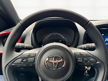 Car image 12