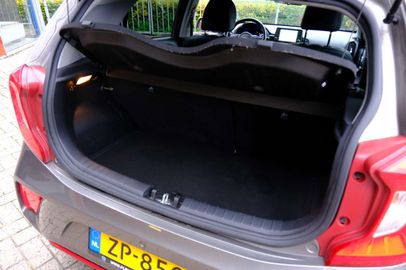 Car image 11