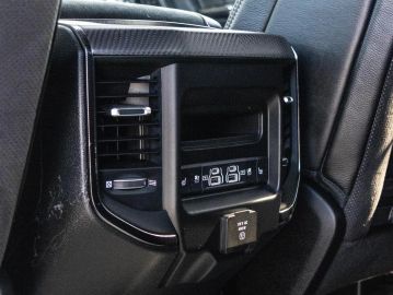 Car image 35