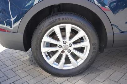 Car image 39