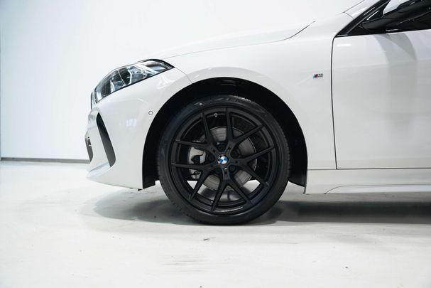 BMW 118i 100 kW image number 6