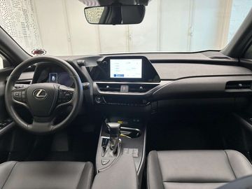 Car image 11