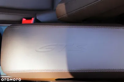 Car image 40