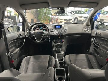 Car image 15