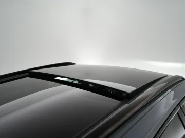 Car image 46