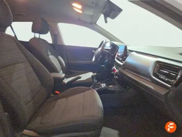 Car image 30