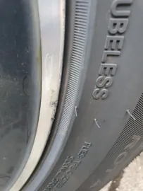 Car image 26