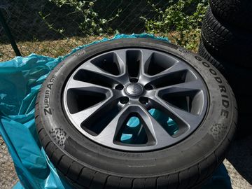 Car image 27