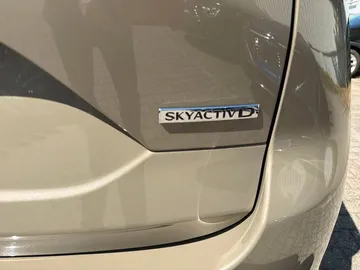 Car image 27