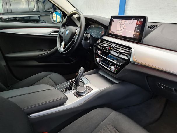 BMW 520d Touring 140 kW image number 20