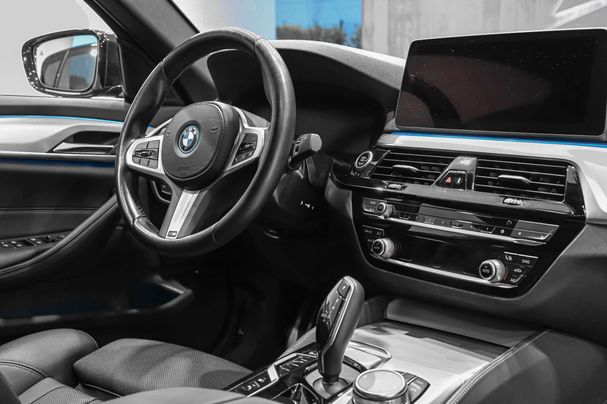 BMW 530 e 215 kW image number 13