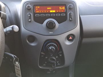 Car image 15