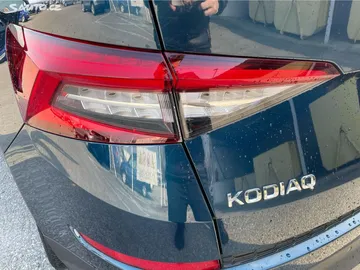 Car image 28