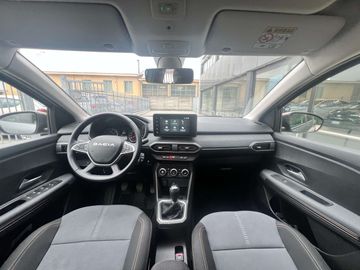 Car image 11