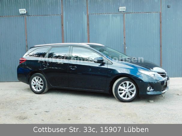 Toyota Auris Touring Sports Executive 91 kW image number 2