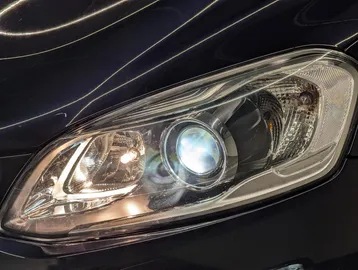 Car image 20