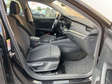 Car image 36