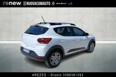 Car image 2