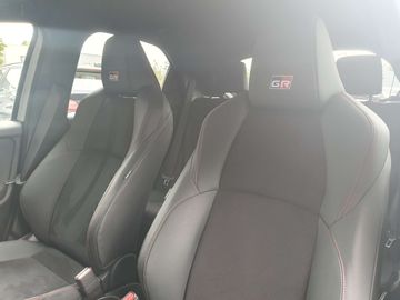 Car image 31