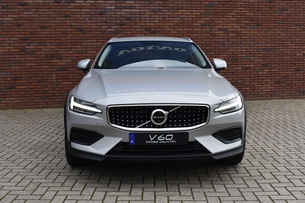 Volvo V60 Cross Country AWD B5 185 kW image number 17