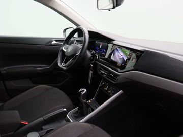 Car image 31