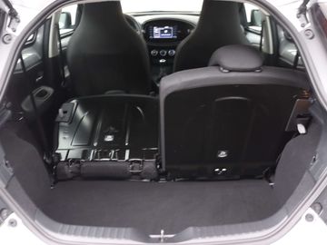 Car image 36