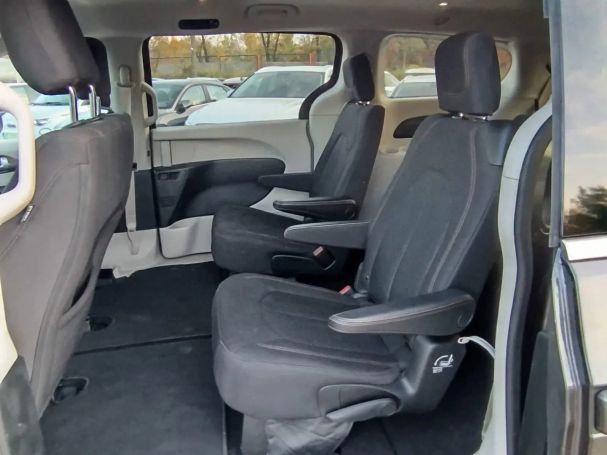 Chrysler Pacifica 215 kW image number 23