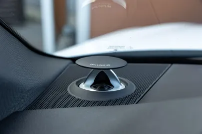 Car image 40