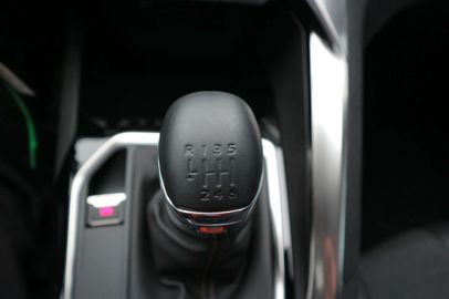 Car image 32