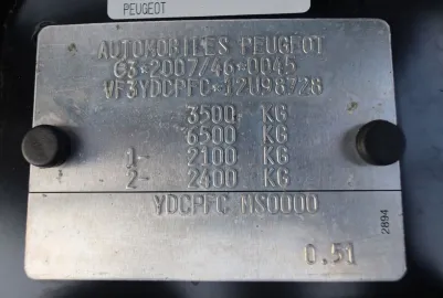 Car image 22