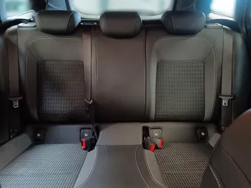 Car image 47