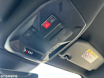 Car image 32