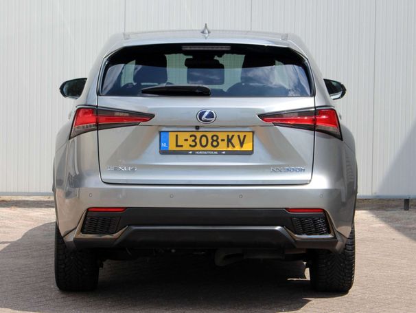 Lexus NX 300 h AWD 145 kW image number 3