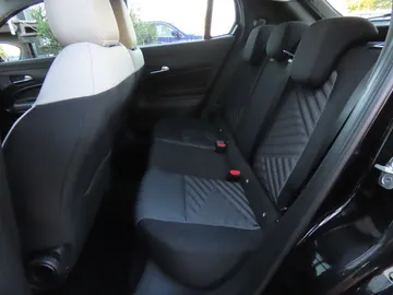 Car image 33