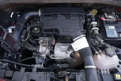 Car image 19