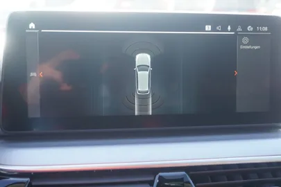 Car image 30