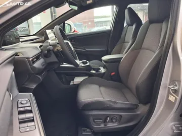 Car image 28