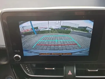 Car image 14