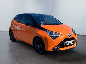 Car image 2