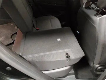 Car image 23