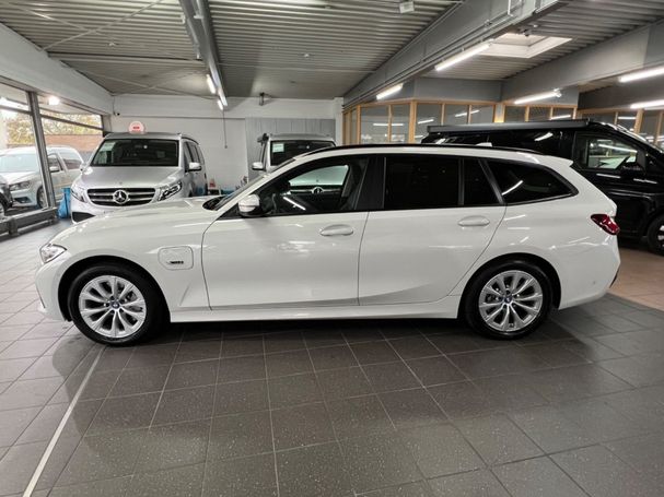 BMW 330 Touring Advantage 185 kW image number 6