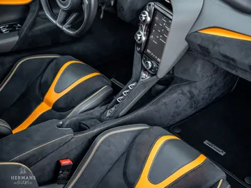 Car image 35