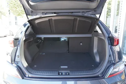 Car image 24