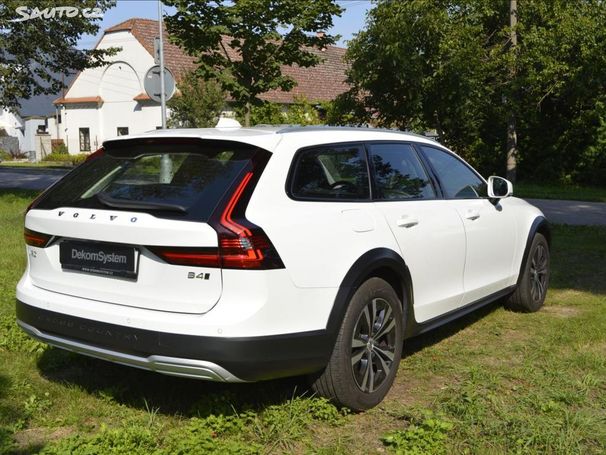 Volvo V90 Cross Country B4 AWD 145 kW image number 5