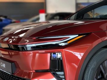 Car image 3