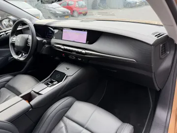 Car image 42