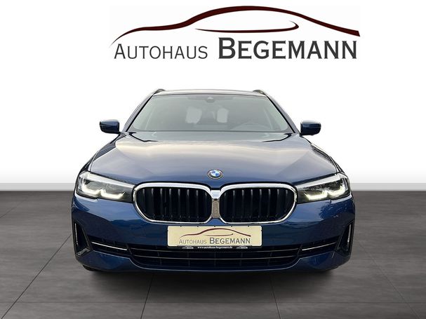 BMW 520d Touring xDrive 140 kW image number 8